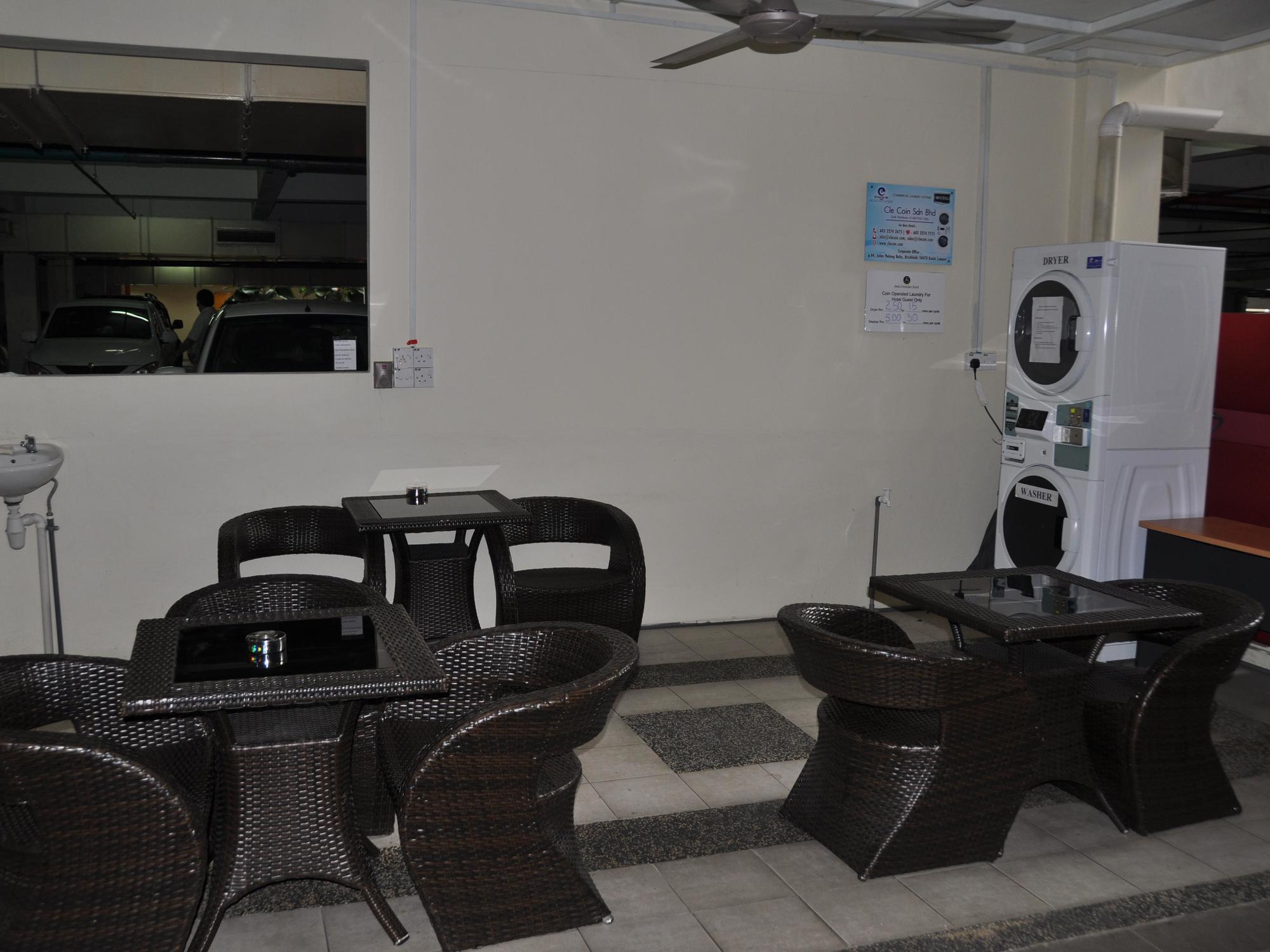 Switz Paradise Hotel - 5 Minute Walk To Centre Point And 10 Minute Walk To Waterfront- Kota Kinabalu Exterior photo