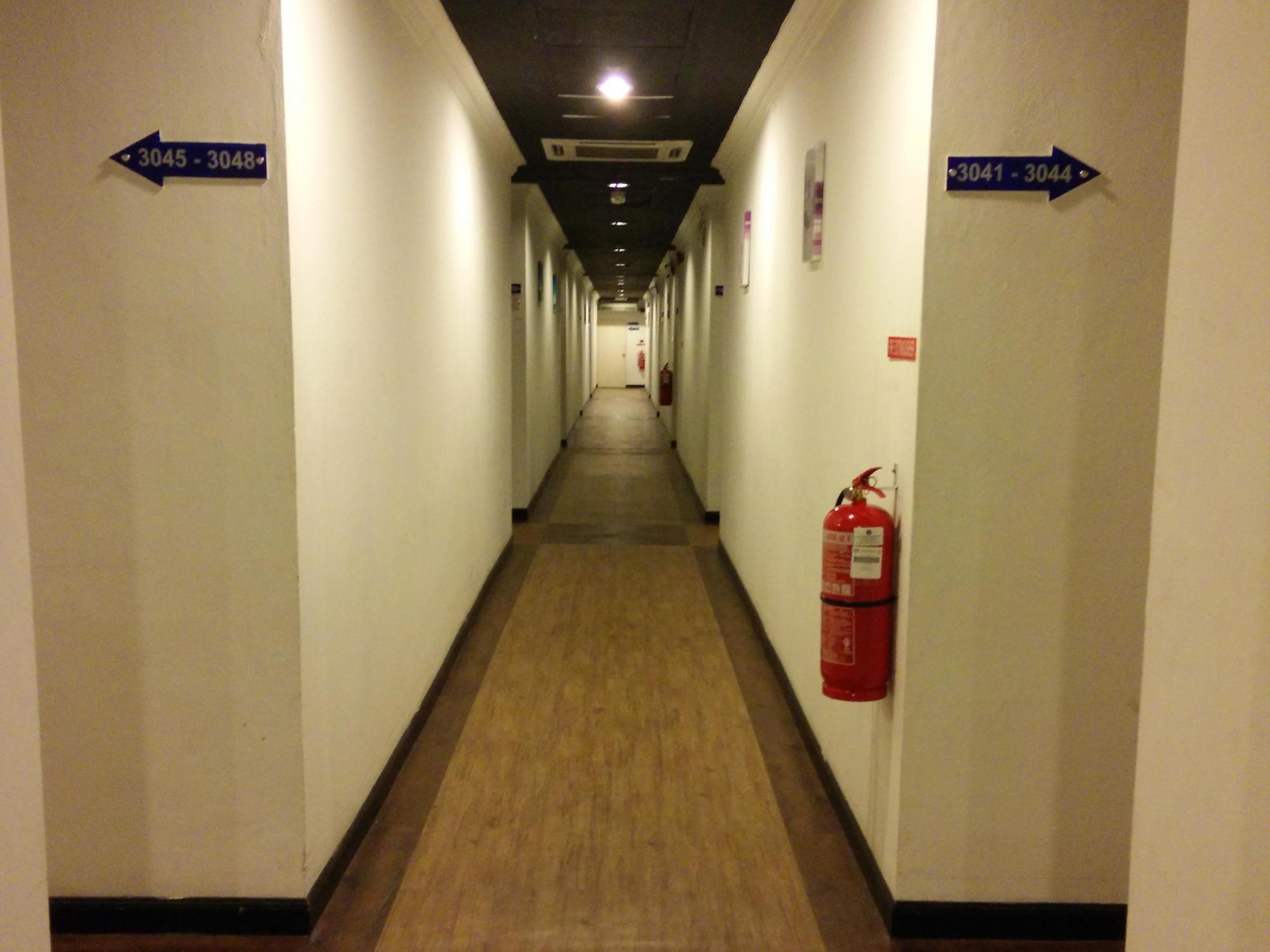 Switz Paradise Hotel - 5 Minute Walk To Centre Point And 10 Minute Walk To Waterfront- Kota Kinabalu Exterior photo